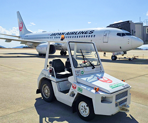 イメージ：空港のトーイングカー